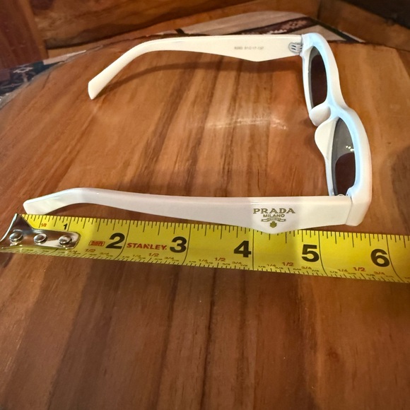 White prada sunglasses with silver detailing - Picture 5 of 6